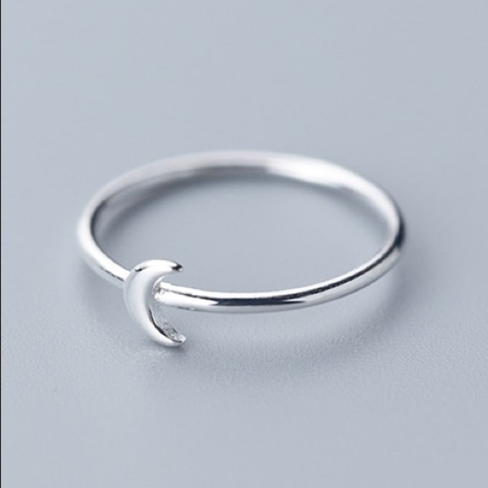 NEW 925 Sterling Silver Tiny Moon Ring - Picture 1 of 4